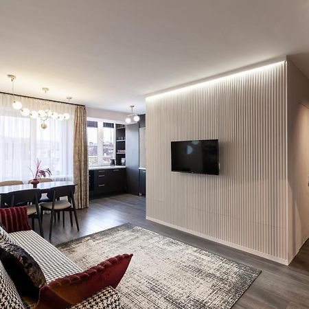 Leogrand Apartments On Svobody Avenue Lviv Exterior photo