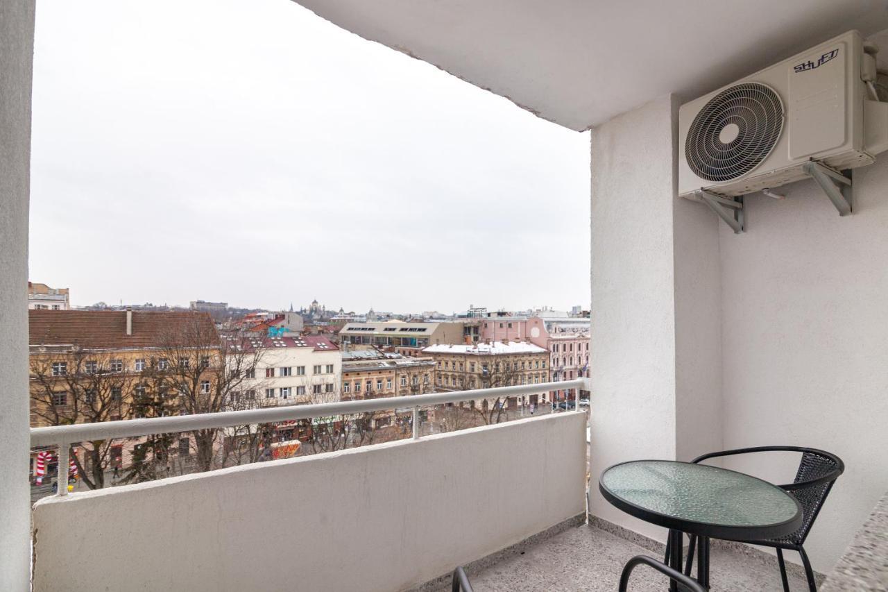 Leogrand Apartments On Svobody Avenue Lviv Exterior photo